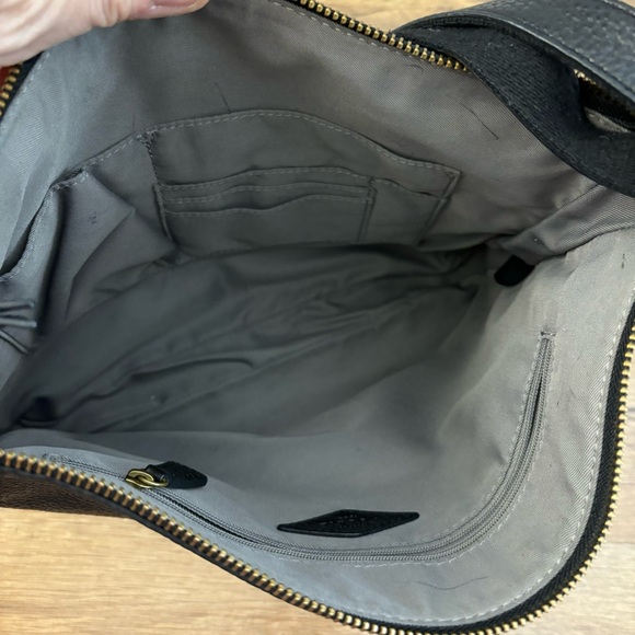 Fossil Elise Crossbody Bag Black Pebbled Leather Slim 3 Zipper Adjustable - Picture 5 of 13